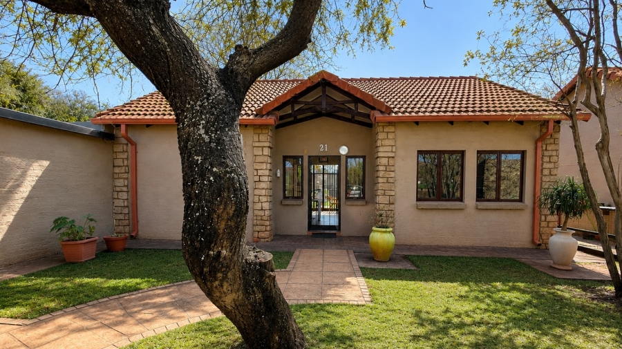 2 Bedroom Property for Sale in The Coves North West